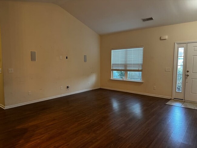 Sala de estar - 10 Wyndham Dr