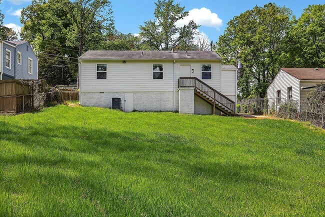 Photo - 1310 Kenilworth Dr SW House