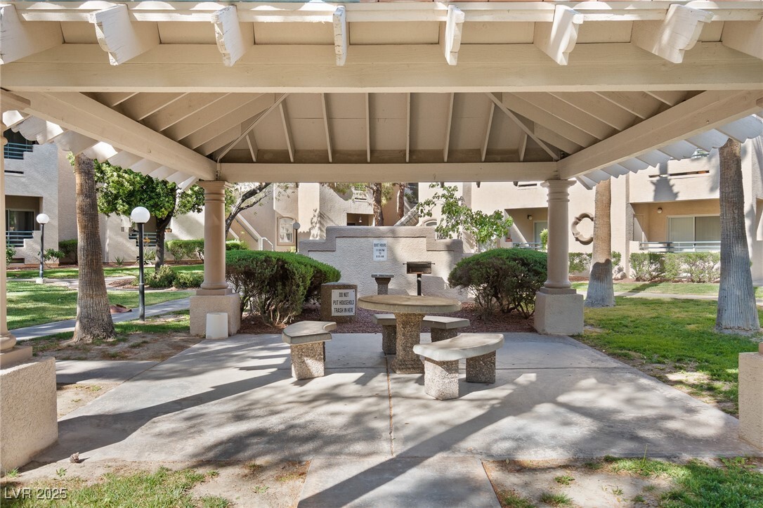 Foto del edificio - 5415 W Harmon Ave