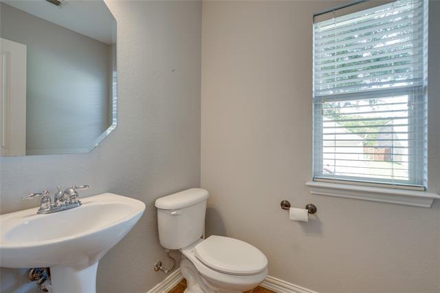 Foto del edificio - 121 Nestlewood Ln