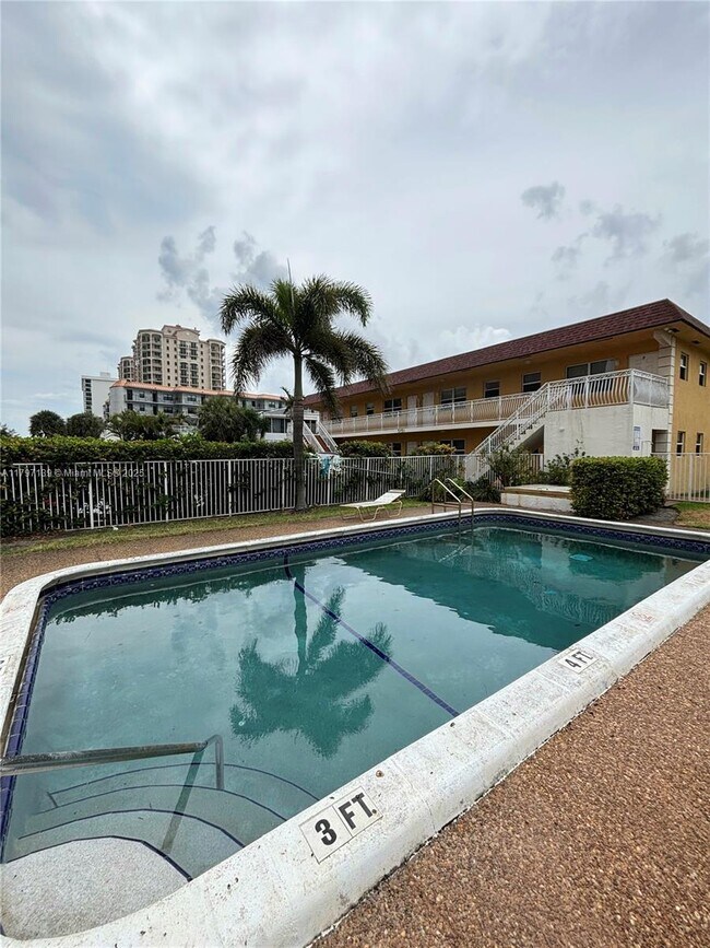 Foto del edificio - 2121 N Ocean Blvd