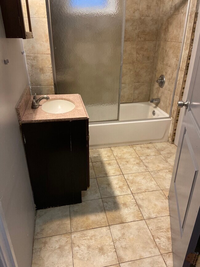 Building Photo - 3521 Iowa Ave