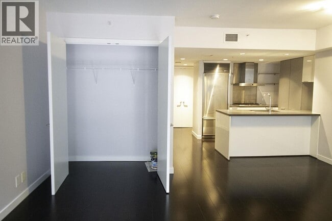 Building Photo - 788 Richards St