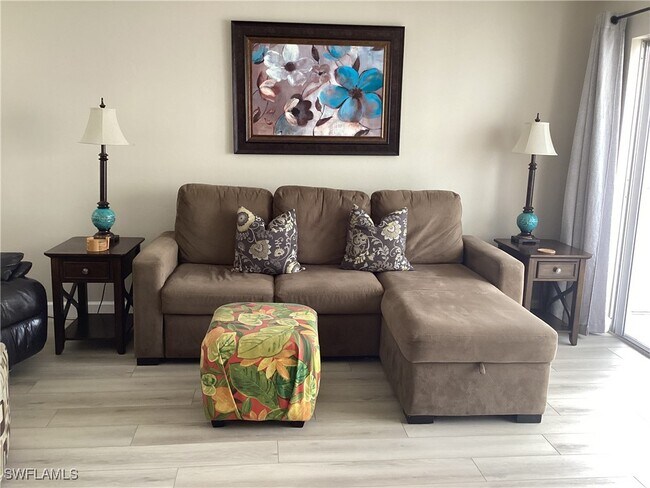 Foto del edificio - 6900 Estero Blvd