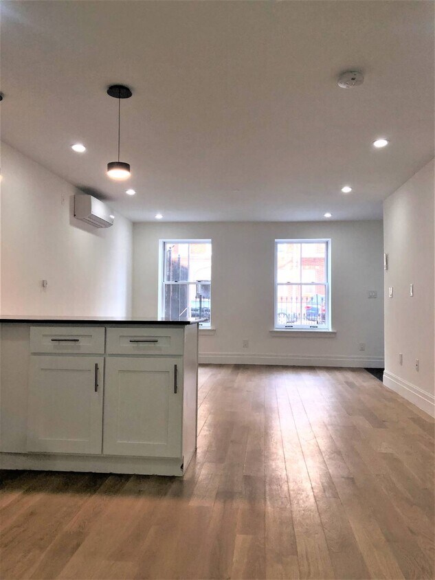 Foto del edificio - 682 Madison St