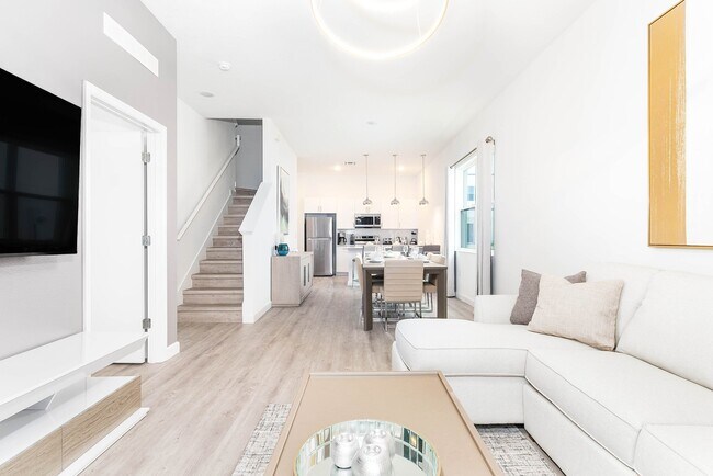 Building Photo - 395 Famagusta Dr