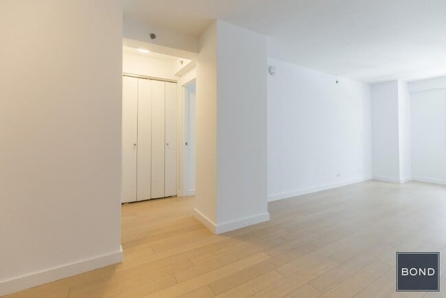 Foto del edificio - 222 E 39th St
