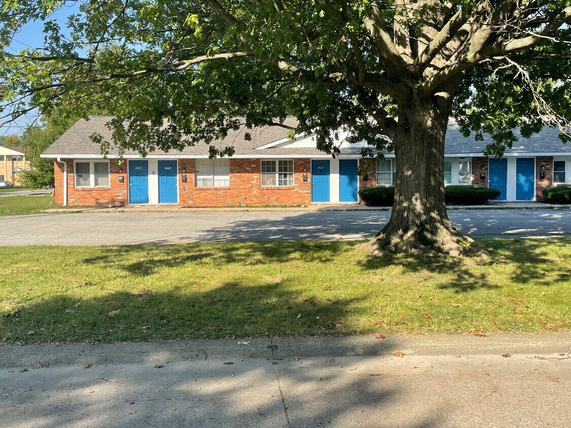 Primary Photo - 1720 N Layman Ave