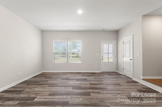 Building Photo - 117 Dogwood Vlg Trl