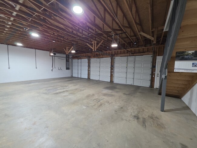 Building Photo - 105 Becky Dr