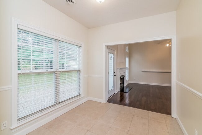 Building Photo - 1801 Devon Dr