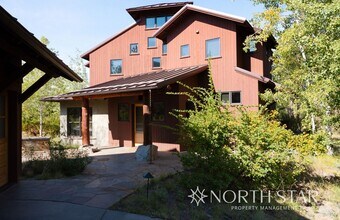 Building Photo - 18947 NW Squirrel Tail Loop