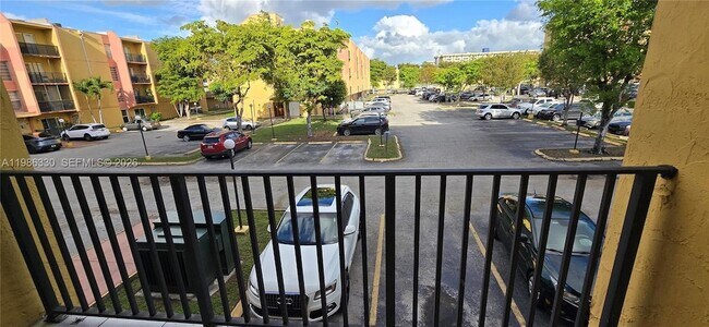 Foto del edificio - 4805 NW 7th St