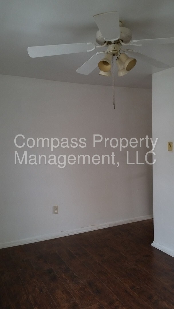 Building Photo - 588 Coates St