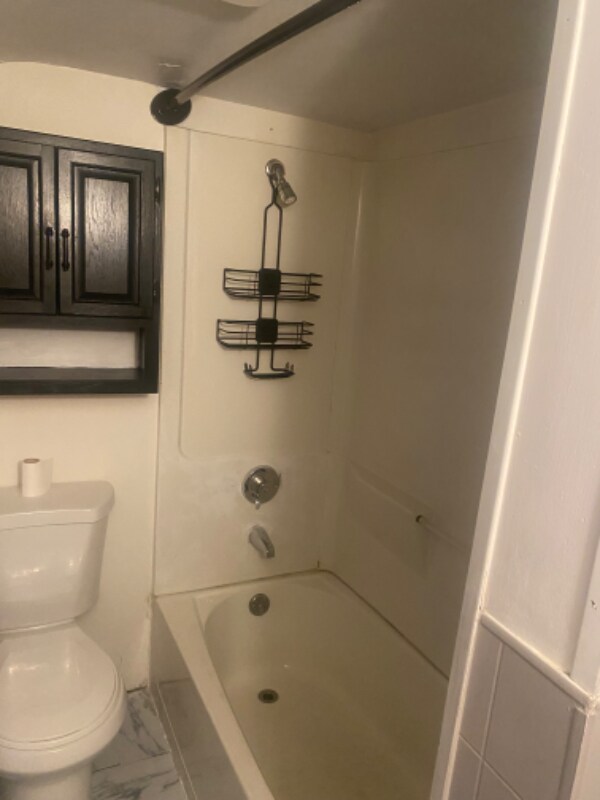 90 Pine St Unit Apt 2, Pawtucket, RI 02860 Room for Rent in Pawtucket