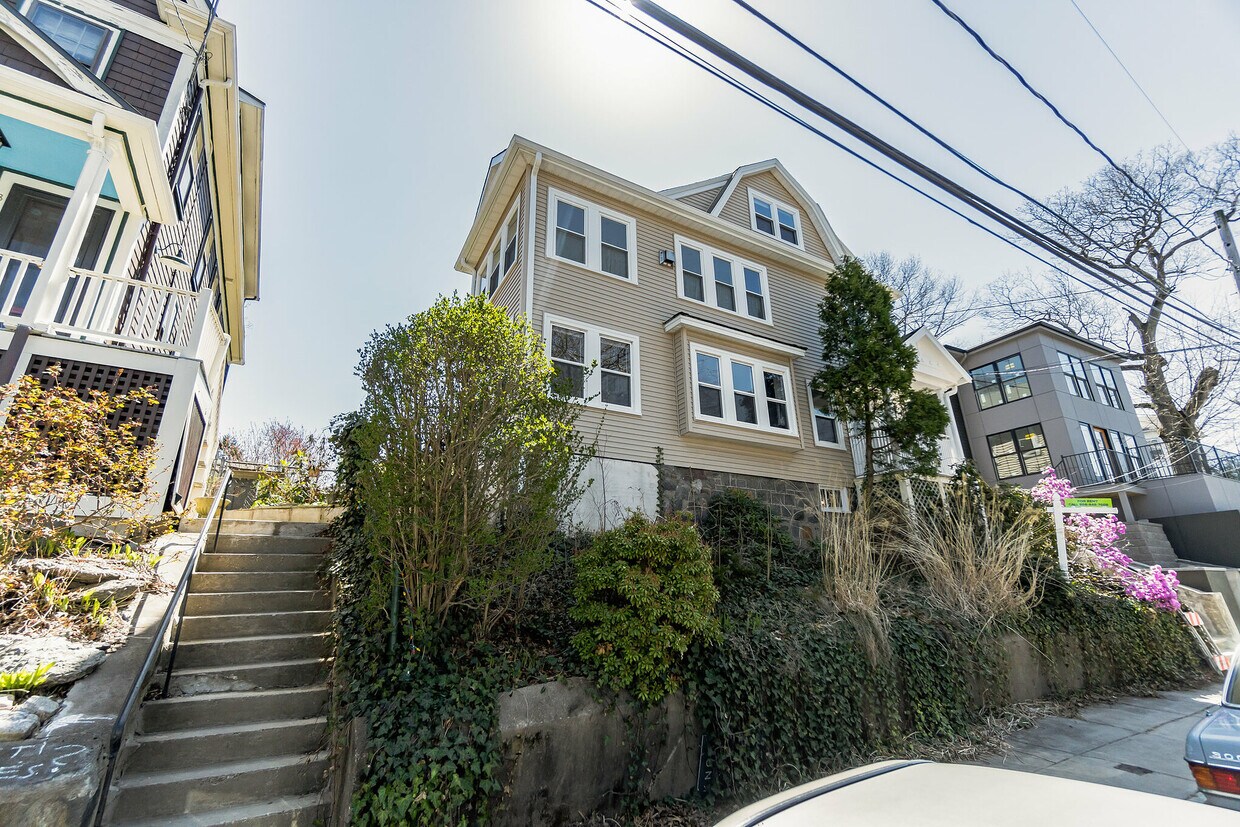 Primary Photo - 34 Johnswood Rd