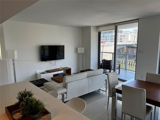 Foto del edificio - 2600 E Hallandale Beach Blvd