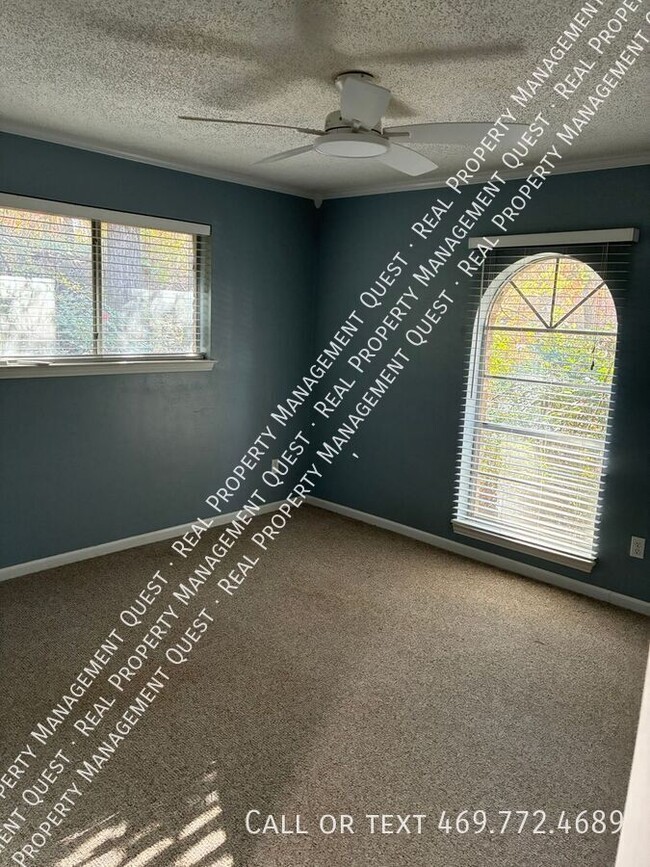 Building Photo - 1122 Jungle Dr