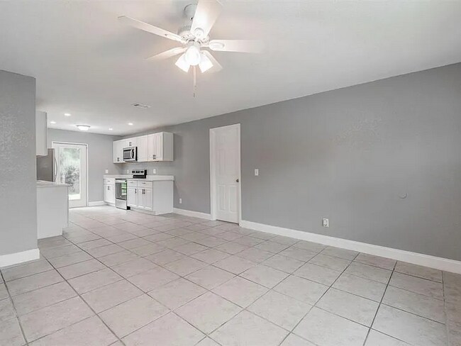 Foto del edificio - 3761 SE Dixie Ross St