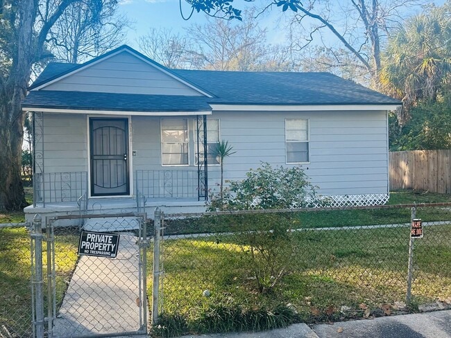 **Move in ready 3/1 Single Family home 32254 - **Move in ready 3/1 Single Family home 32254