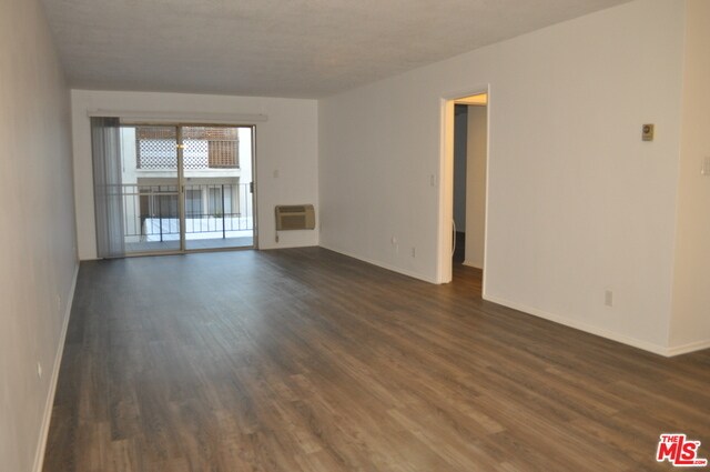 Foto del edificio - 705 Westmount Dr