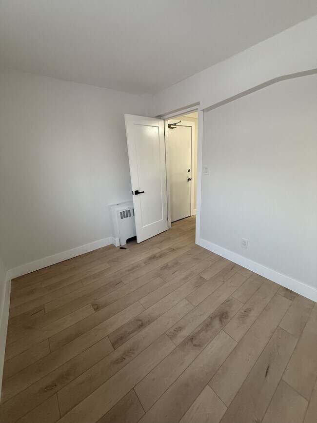 Building Photo - 280 Blake Blvd