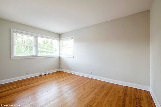 Foto del edificio - 233 Thelin Ct