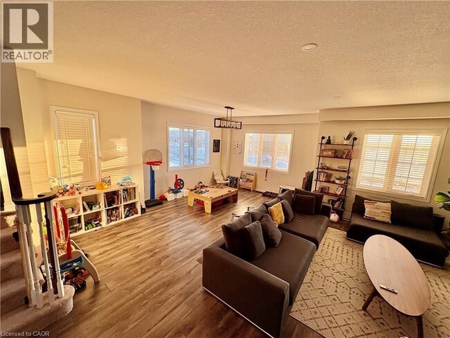 Building Photo - 120 Cole St