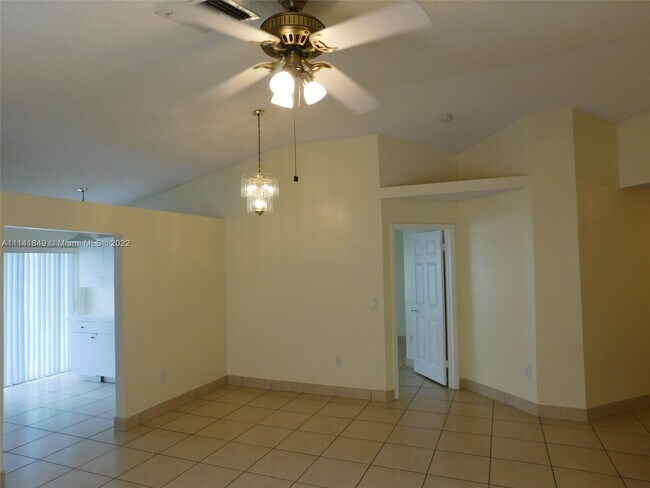 Building Photo - 13439 NW 5th Ct