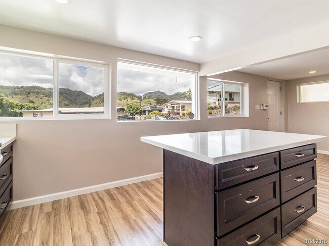 Foto del edificio - Moanalua Gardens 2BR/1.5Ba w/ 2 Parking