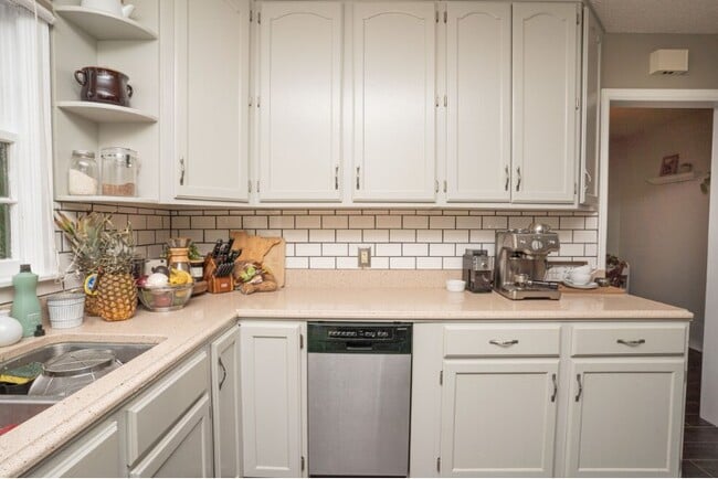 Building Photo - 1905 44th Ave NE