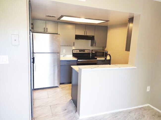 Foto del edificio - 3250 Coral Lake Ln