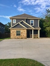 Building Photo - 3903 Aspen St