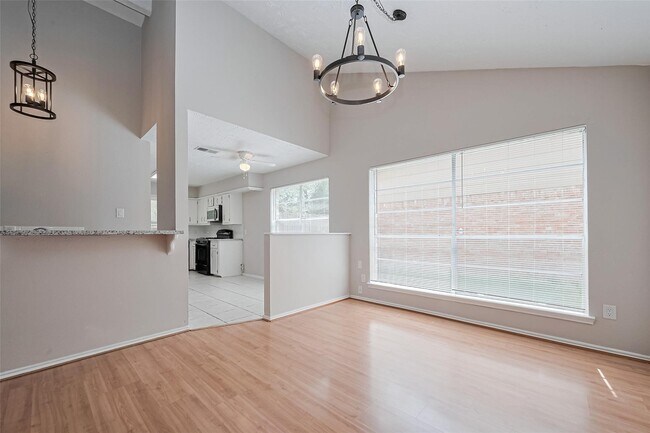 Foto del edificio - 2606 Lexington Woods Dr