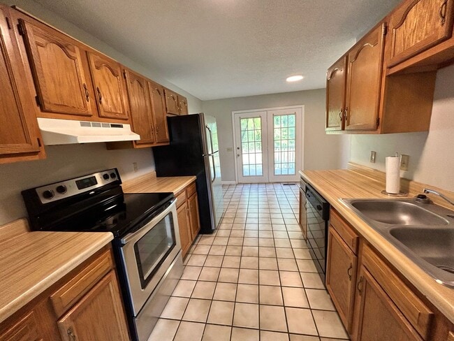 Building Photo - 400 Northwood Dr