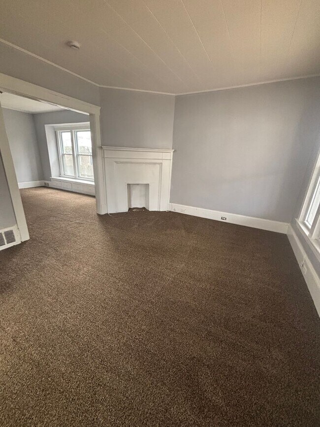 Foto del edificio - 4bd Single Section 8/Cash Pay