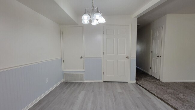 Building Photo - Willow Springs Condo