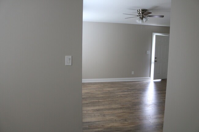 Foto del edificio - 114 Westscott Dr