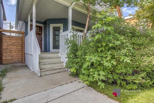 Building Photo - 127-38a 38a Ave SW
