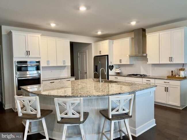 Foto del edificio - 153 Livingston Ln