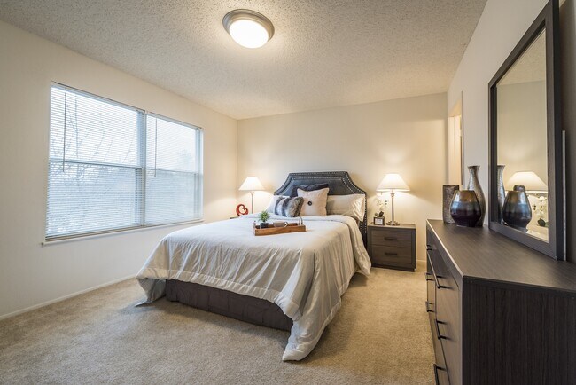 Foto del edificio - MeadowView Townhomes