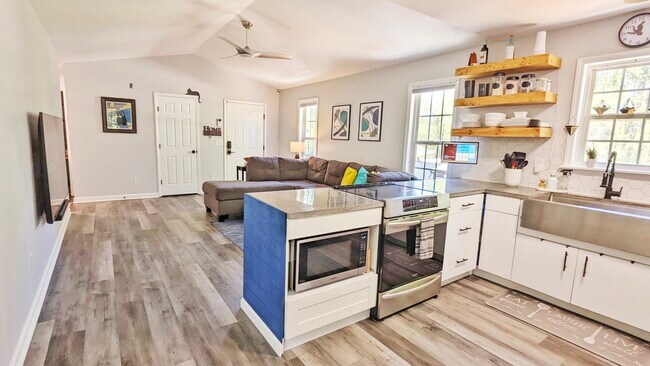 Building Photo - 1109 Thelonious Dr