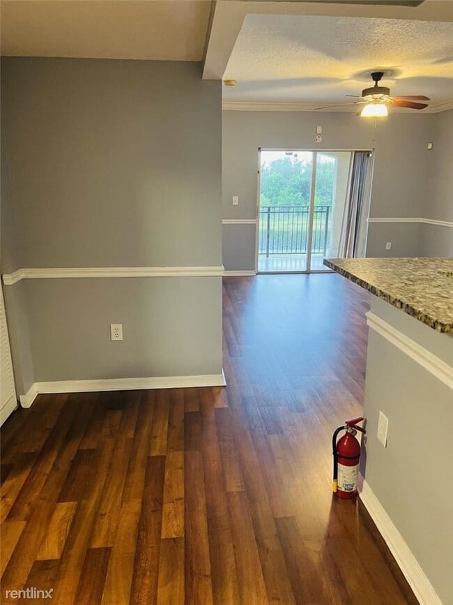 Building Photo - 3 br, 2 bath Condo - 231 SW 116th Ave # 19...