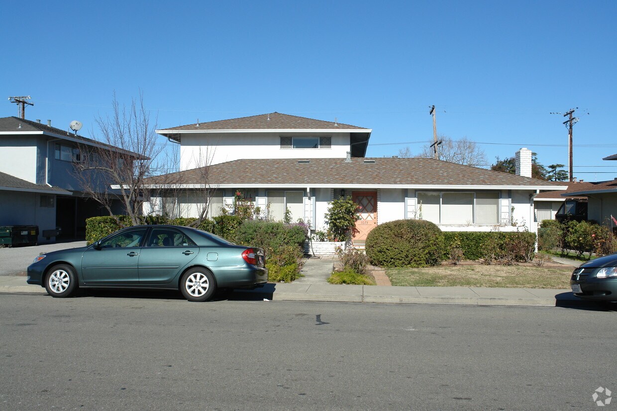 Building Photo - 1075 Manchester Dr