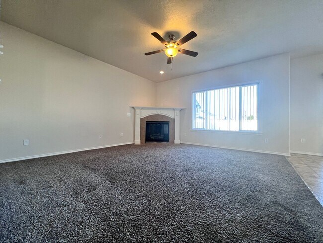 Foto del edificio - 5193 Toscana Ave N