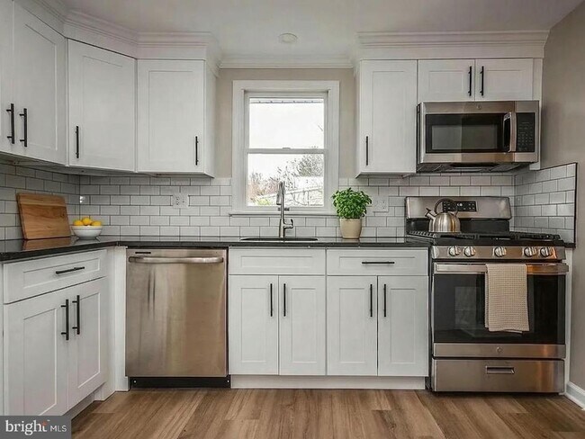 Foto del edificio - 4426 Hallet St