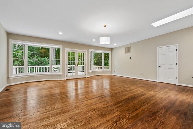 Foto del edificio - 6506 Bellamine Ct