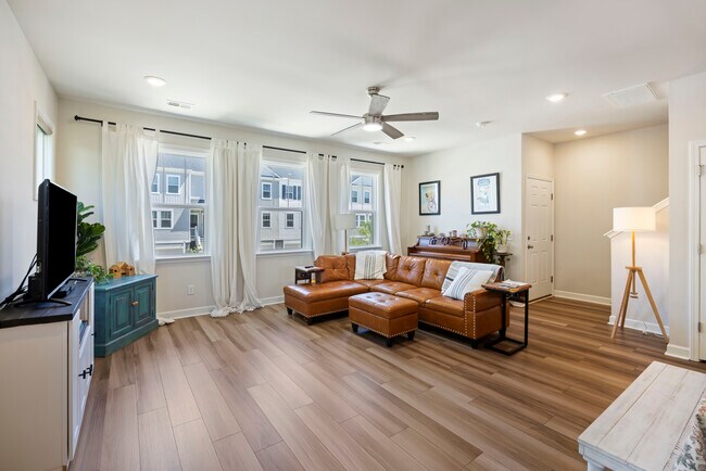 Foto del edificio - 210 Winding River Dr