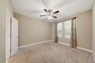 Building Photo - 1113 W 18th St