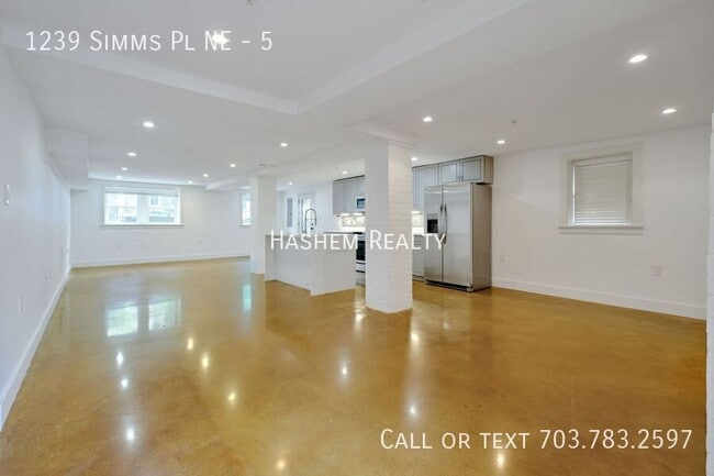 Building Photo - 1239 Simms Pl NE